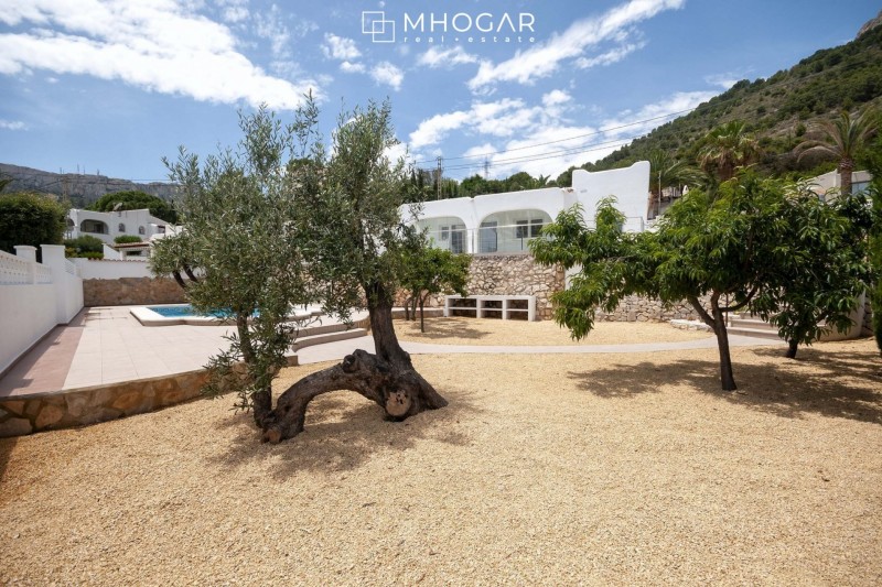 Calpe - Frumoasă vilă în stil mediteranean cu vedere la mare, de vânzare!